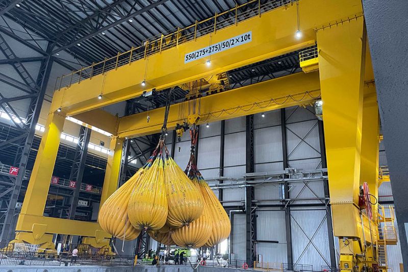 再添重器!衛華550噸新中式門式起重機圓 滿完成重載試驗!